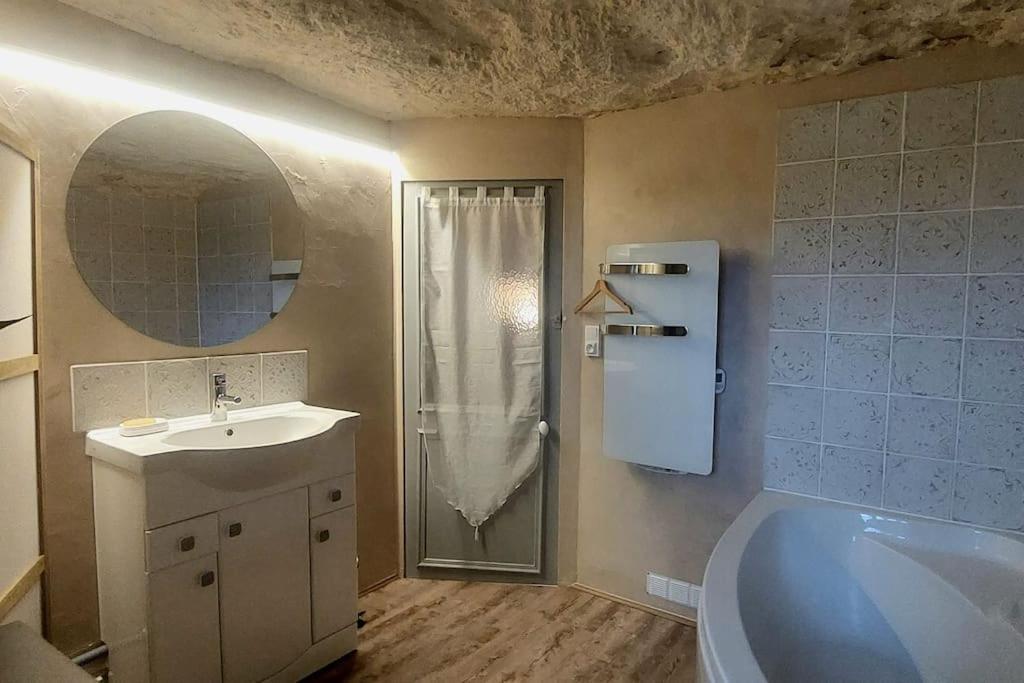 Troglo Entre Caves Et Chateaux Montlouis-sur-Loire Ngoại thất bức ảnh